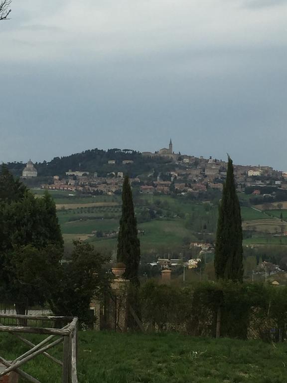 Appartamento Dell Agriturismo Pane E Olio Todi Exterior foto