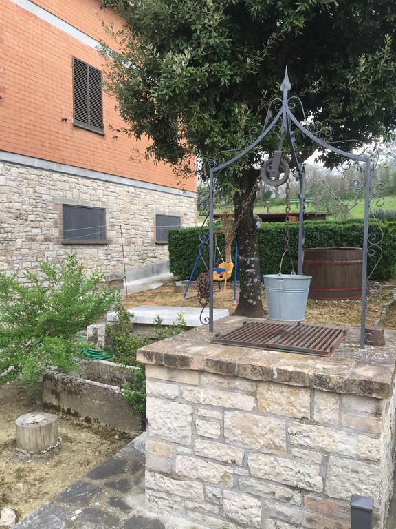 Appartamento Dell Agriturismo Pane E Olio Todi Exterior foto